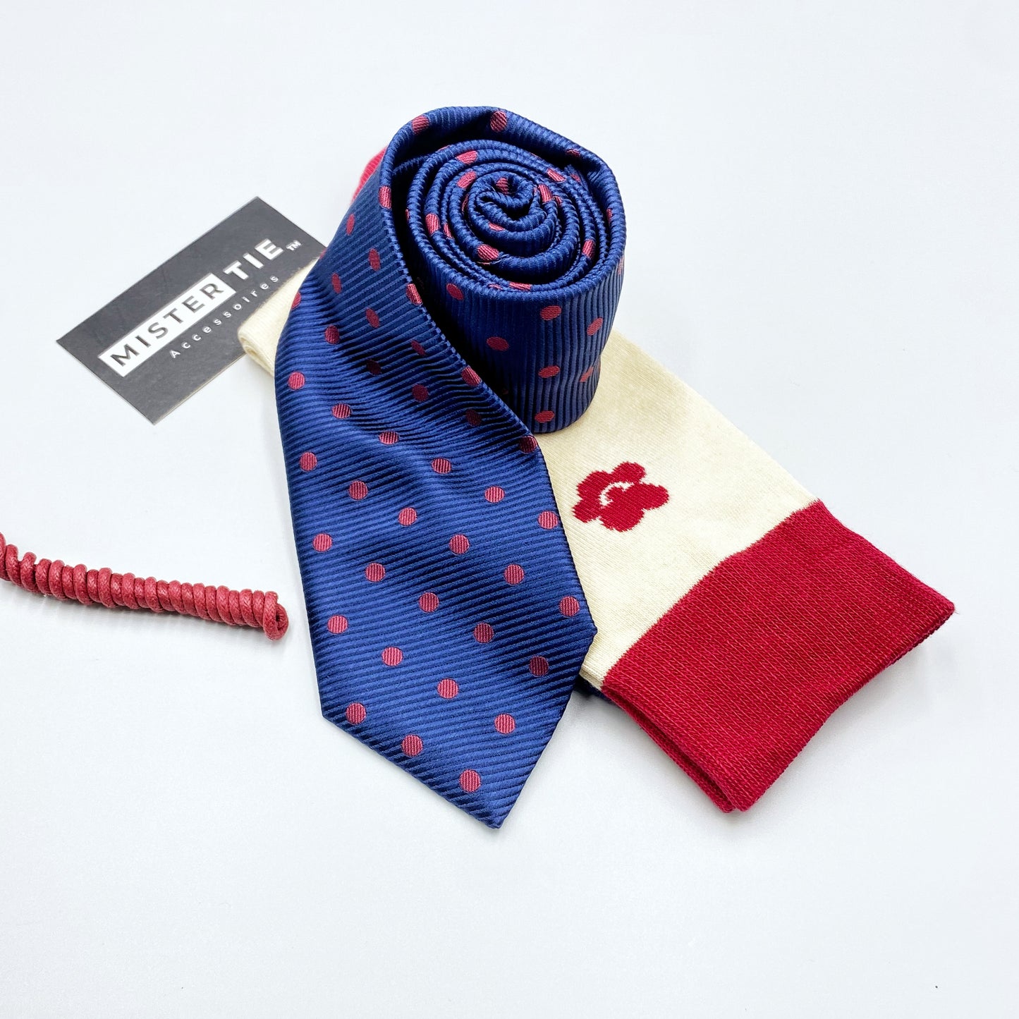 Combo Cravate chaussette +lacets offerts